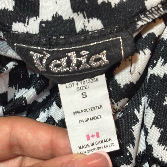 Valia Monochrome Geometric Patterned Women Shorts - Picture 4 of 4